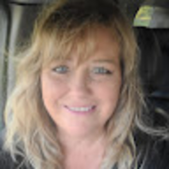 Meet your Posher, Debbie - Picture 1 of 1